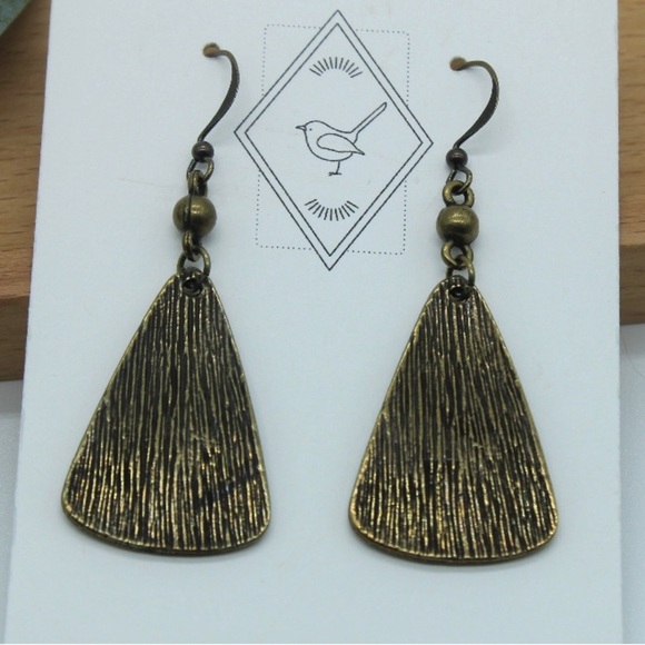 5/$25 Antique Bronze Metal Triangle Dangle Earrings - Picture 2 of 2
